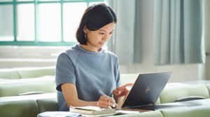 HP Spectre x360 榮倉奈々